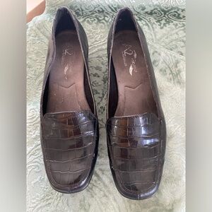 Womens Black Crocodile Pattern  Loafers Shoes A2 by Aerosoles "Heel Rest"